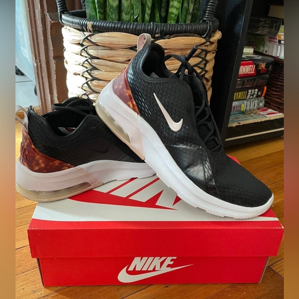 Nike Air Max Motion 2